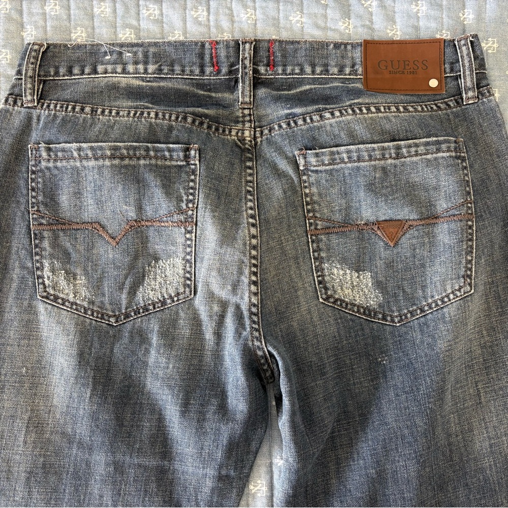 GUESS Men's Blue Jeans. “crescent Fit”
Regular straight leg. like new